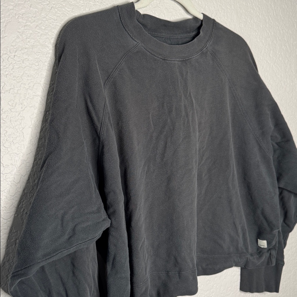 Vuori Sunnyside Crewneck Sweatshirt Charcoal Cropped Pullover Oversized L XL - Picture 4 of 7